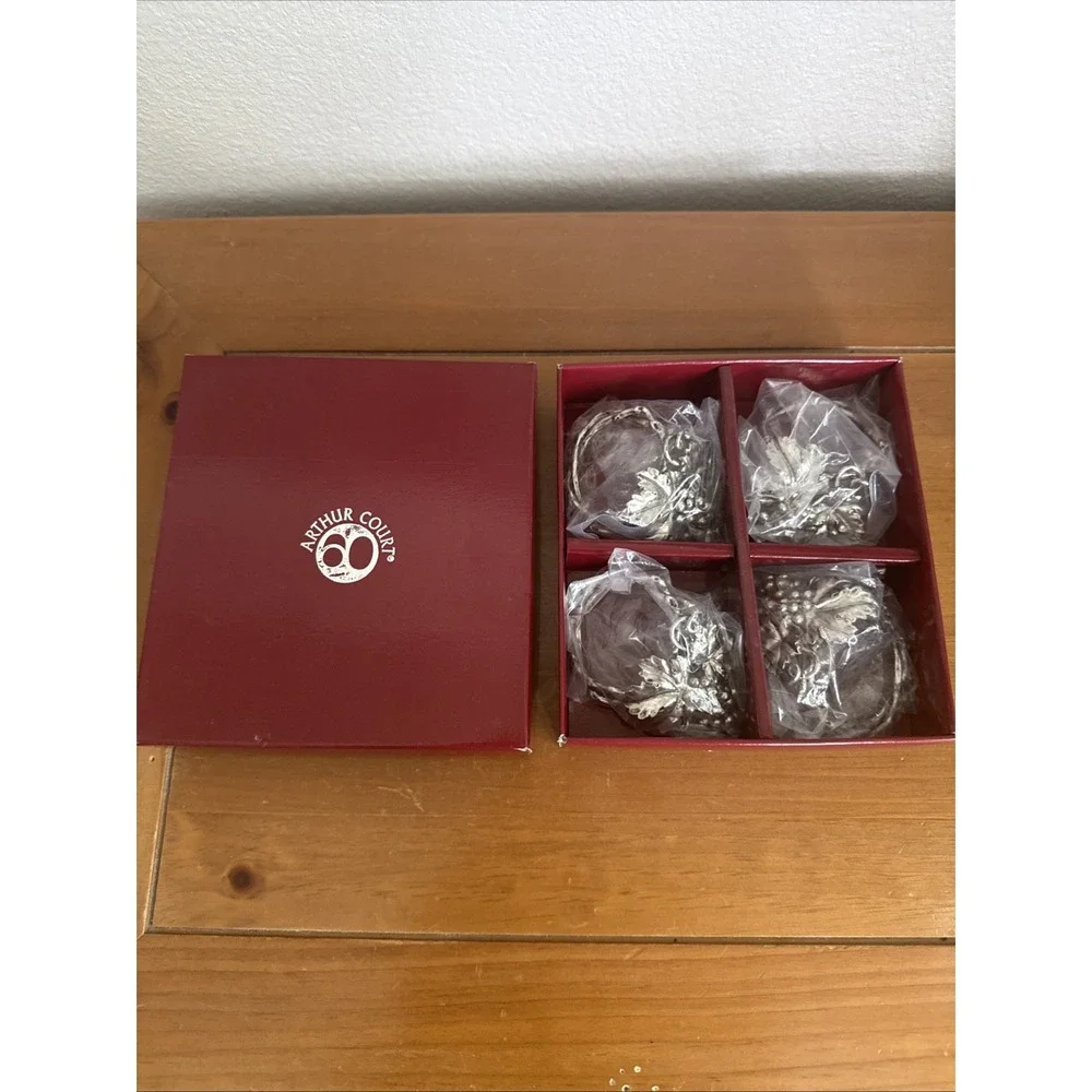 Vintage Arthur Court Grapes & Vine Design Napkin Rings Cast Aluminum Set-8
